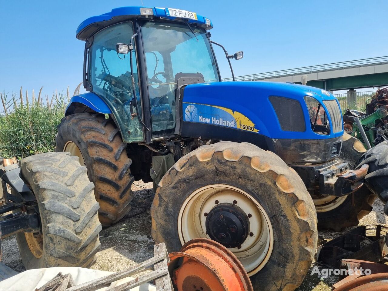 NEW HOLLAND T6080 para peças  wheel tractor for parts